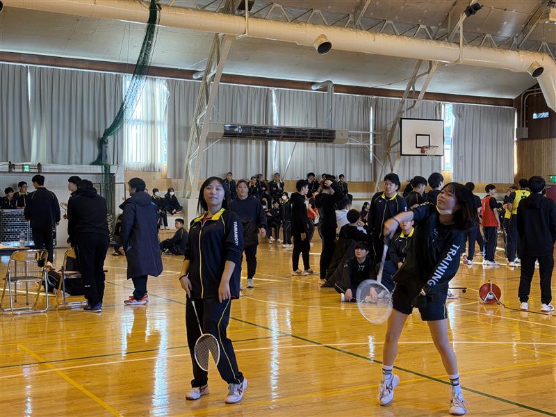 女子バドミントン