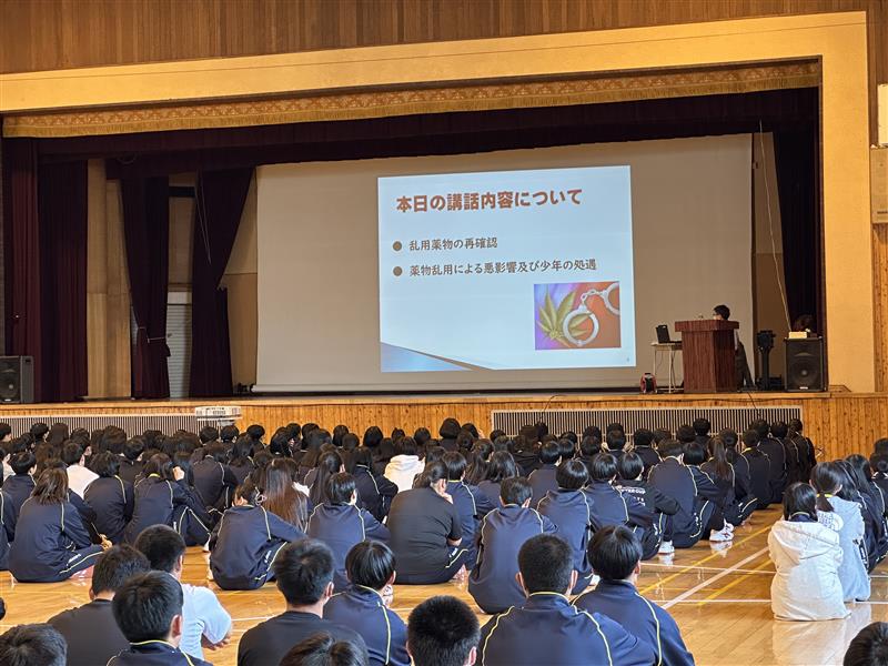 薬物乱用防止講話を行いました