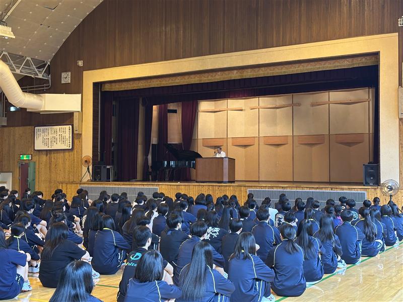二学期始業式を行いました