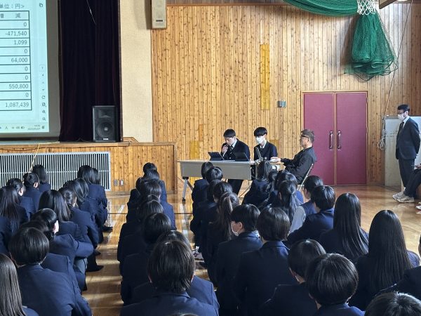 生徒総会の様子